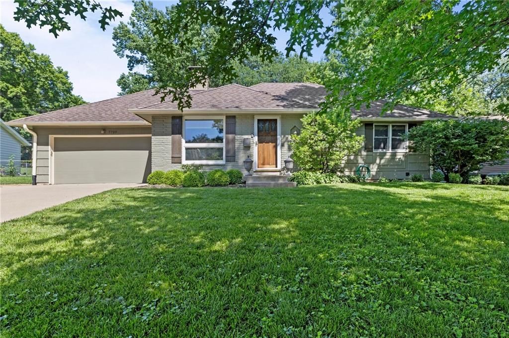 7729 Windsor Street, Prairie Village, KS 66208