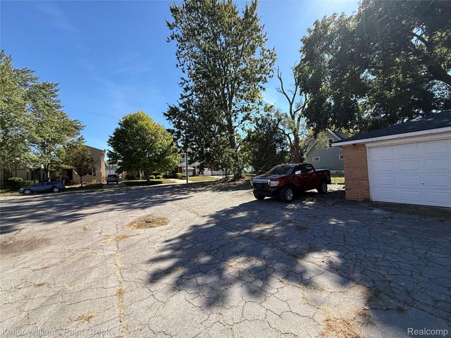 1114 1st Street, Wyandotte, MI 48192