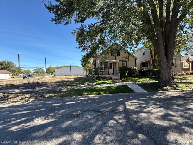 1114 1st Street, Wyandotte, MI 48192