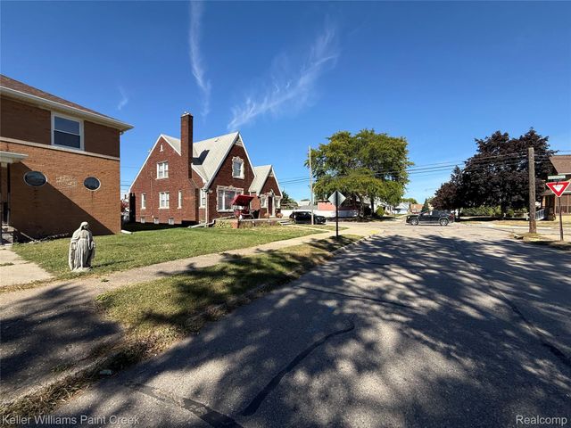1114 1st Street, Wyandotte, MI 48192