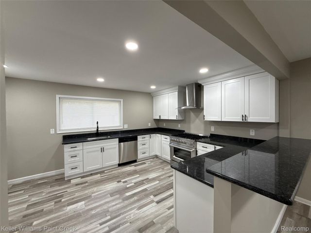 1114 1st Street, Wyandotte, MI 48192