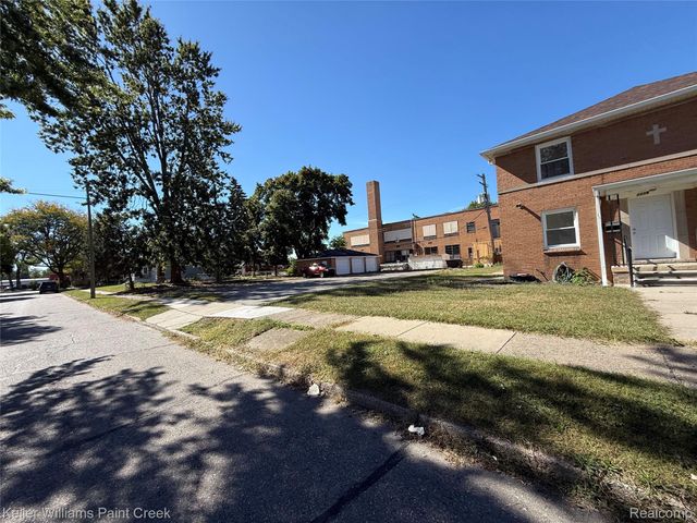 1114 1st Street, Wyandotte, MI 48192