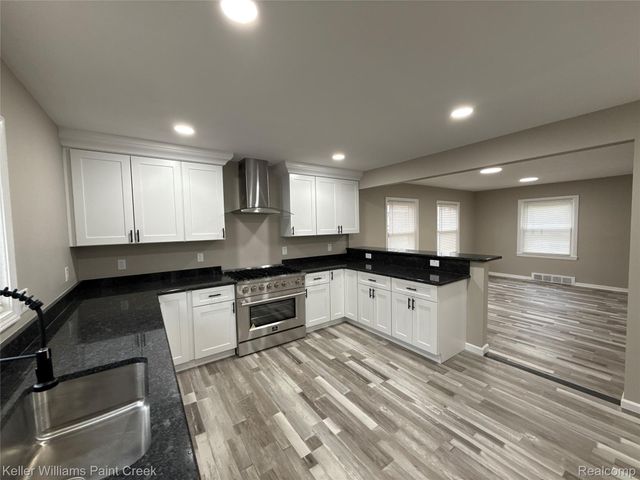 1114 1st Street, Wyandotte, MI 48192