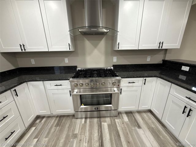 1114 1st Street, Wyandotte, MI 48192