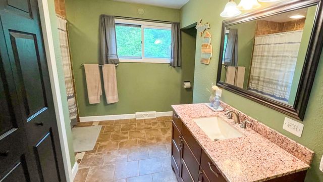 1154 Sunset Lane, Muskegon, MI 49444