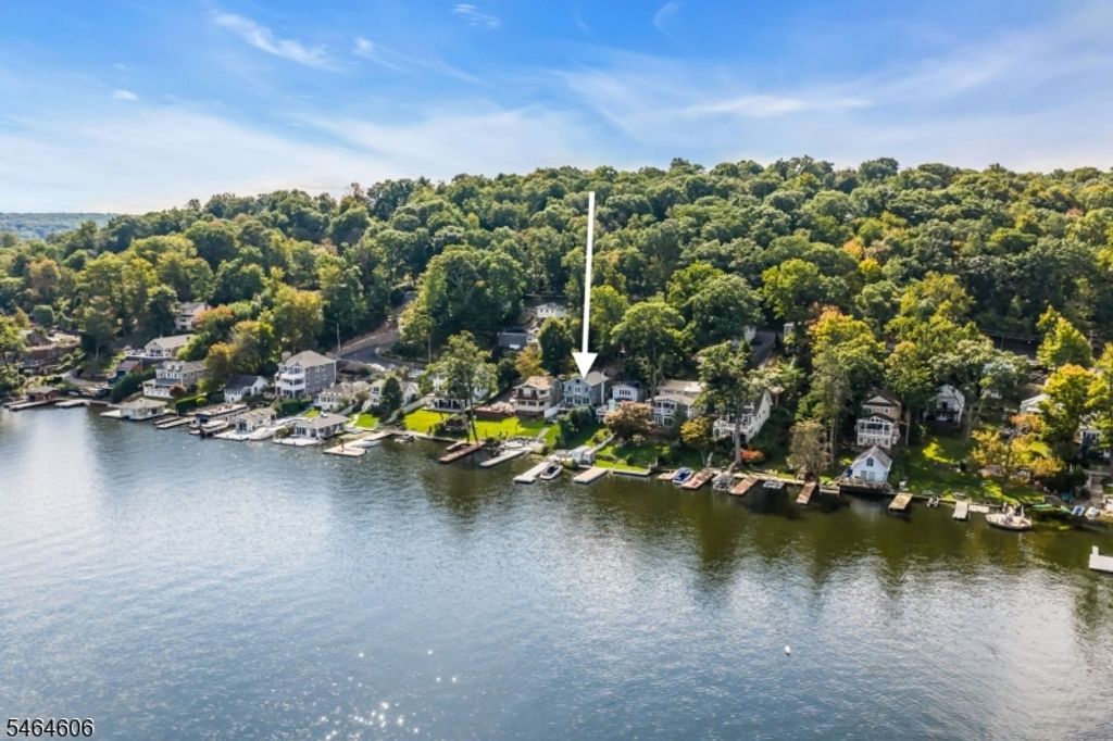 413 Lakeside Blvd, Hopatcong Boro, NJ 07843 — exterior