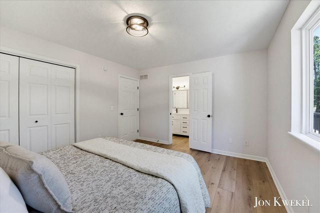 3547 Breton Valley, Grand Rapids, MI 49512