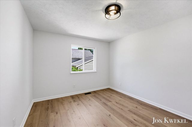 3547 Breton Valley, Grand Rapids, MI 49512