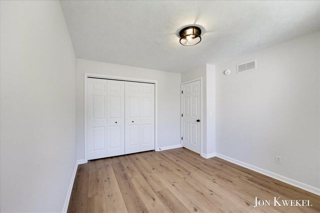 3547 Breton Valley, Grand Rapids, MI 49512