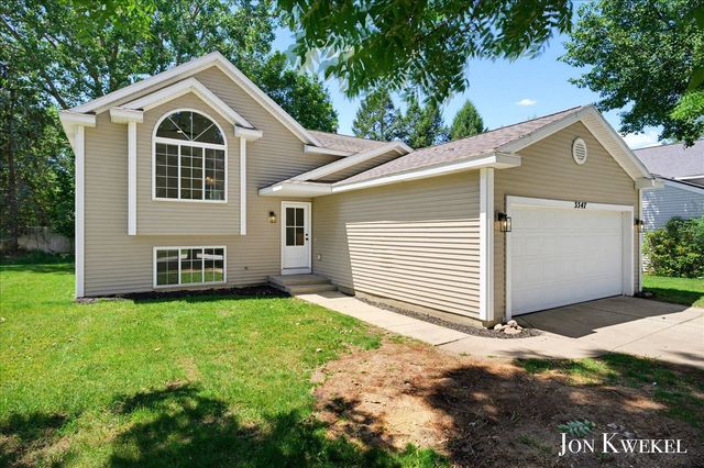 3547 Breton Valley, Grand Rapids, MI 49512