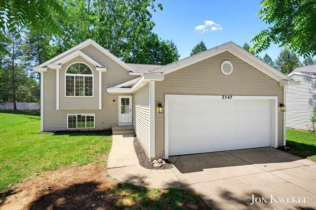 3547 Breton Valley, Grand Rapids, MI 49512