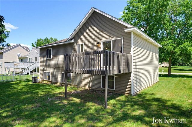 3547 Breton Valley, Grand Rapids, MI 49512
