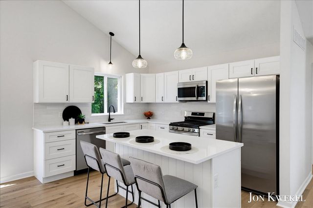 3547 Breton Valley, Grand Rapids, MI 49512