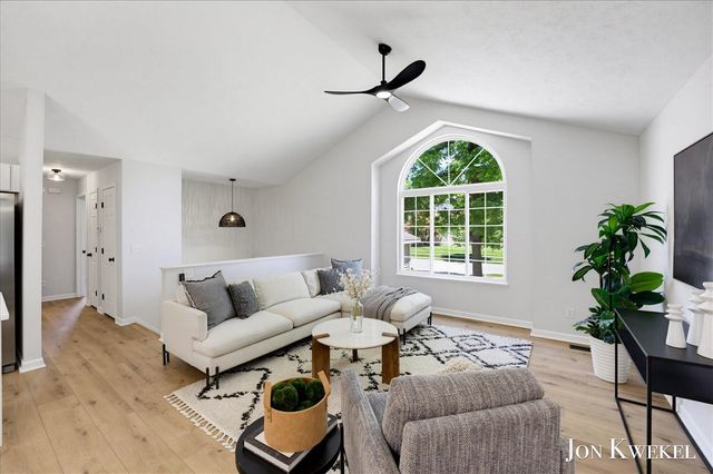 3547 Breton Valley, Grand Rapids, MI 49512