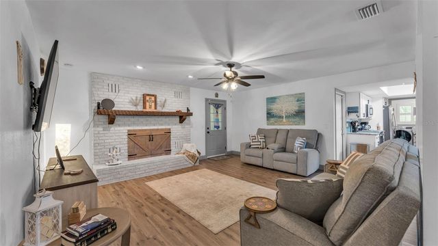 1005 SWILLEY ROAD, Plant City, FL 33567