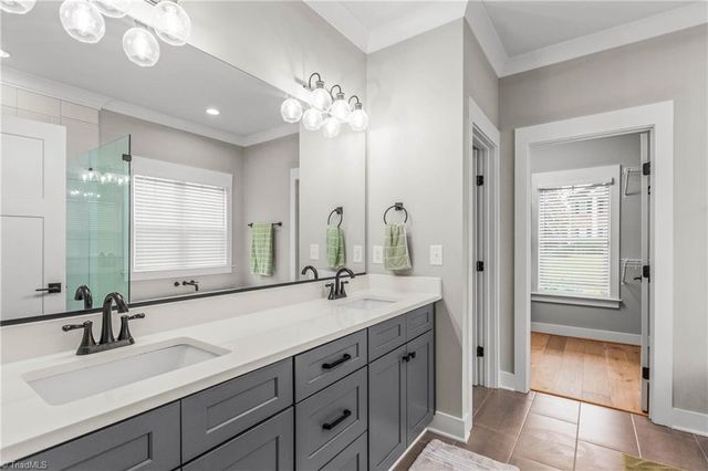 1012 Cross Gate Road, Winston-salem, NC 27106