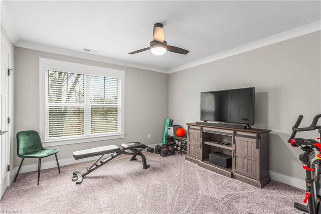 1012 Cross Gate Road, Winston-salem, NC 27106