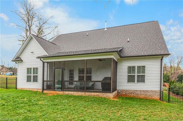 1012 Cross Gate Road, Winston-salem, NC 27106