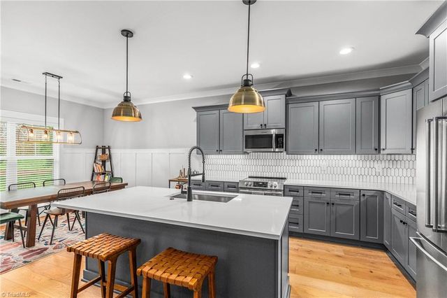 1012 Cross Gate Road, Winston-salem, NC 27106