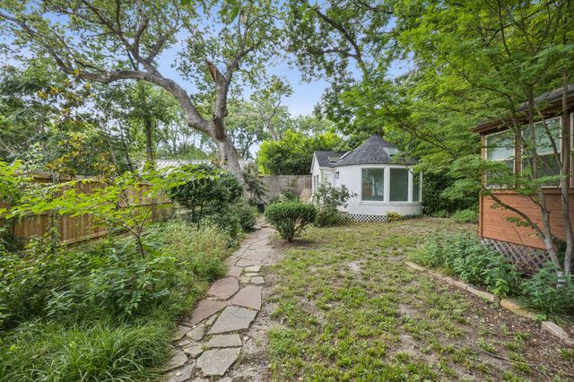 8647 San Leandro Drive, Dallas, TX 75218