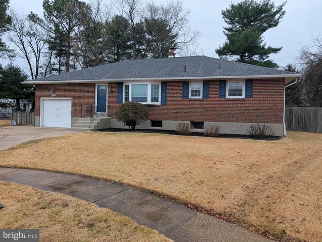 20 DALE CT, Wilmington, DE 19810