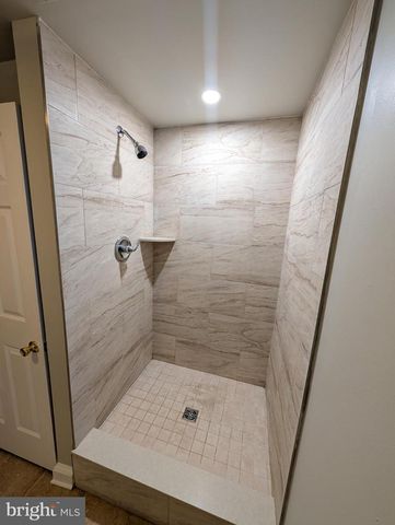 20 DALE CT, Wilmington, DE 19810