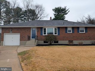 20 DALE CT, Wilmington, DE 19810