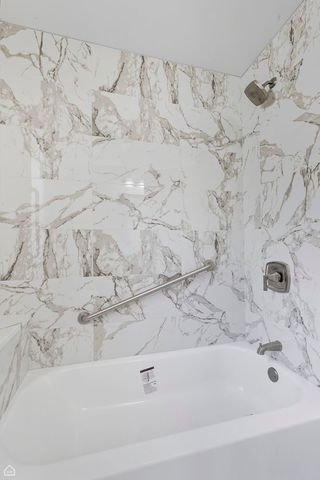 9845 S Hoyne Avenue, Chicago, IL 60643