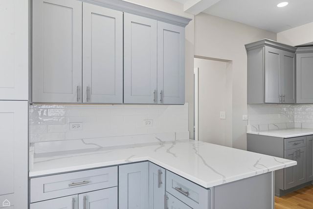 9845 S Hoyne Avenue, Chicago, IL 60643