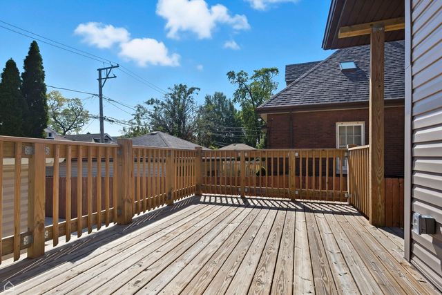 9845 S Hoyne Avenue, Chicago, IL 60643