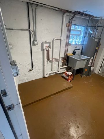 9845 S Hoyne Avenue, Chicago, IL 60643