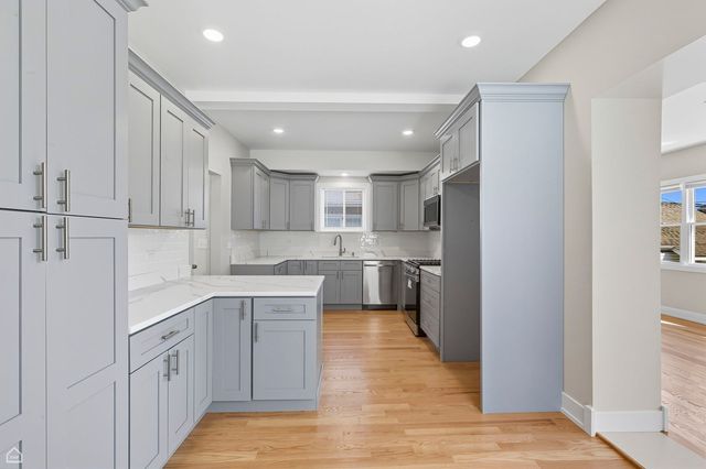 9845 S Hoyne Avenue, Chicago, IL 60643