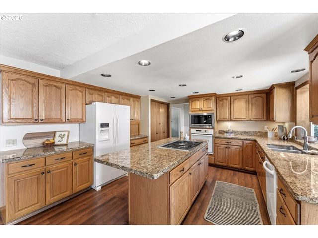 530 Sw 167TH Ave, Beaverton, OR 97006