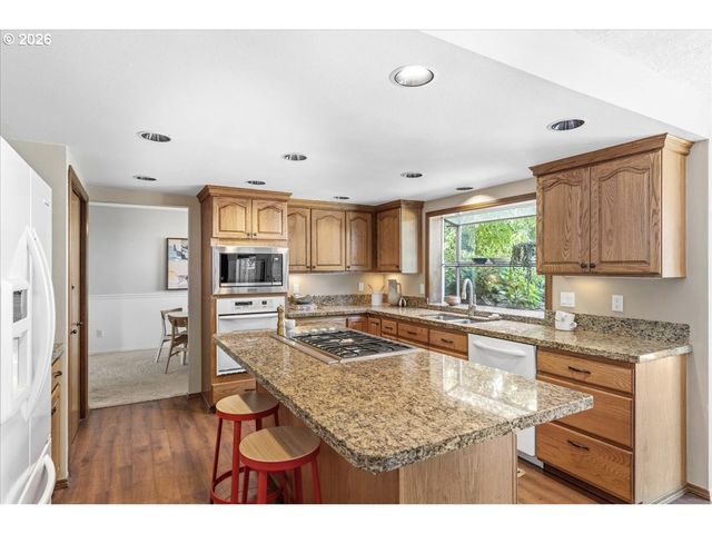 530 Sw 167TH Ave, Beaverton, OR 97006