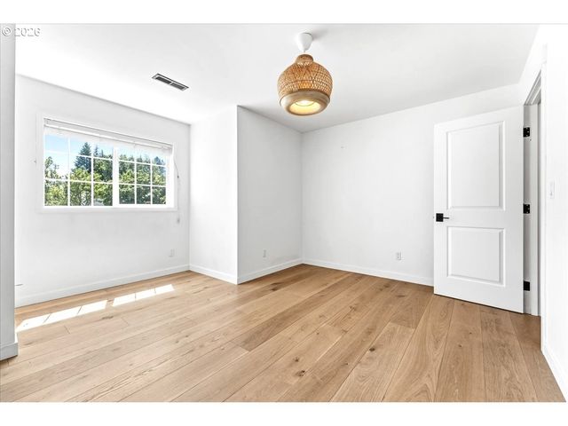 530 Sw 167TH Ave, Beaverton, OR 97006
