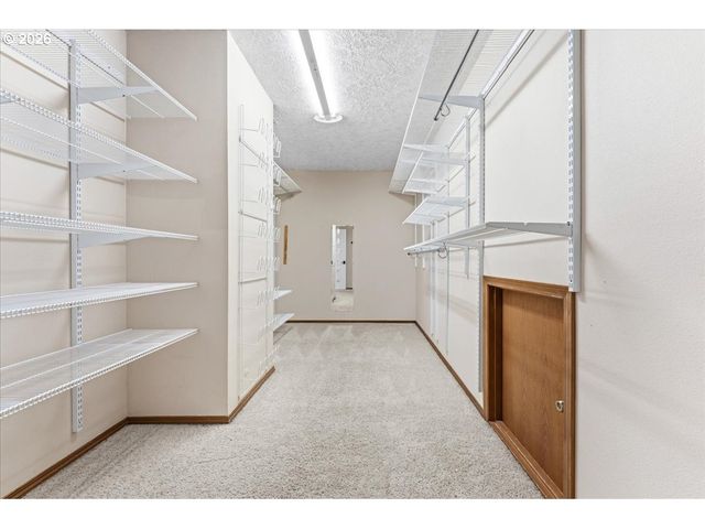 530 Sw 167TH Ave, Beaverton, OR 97006