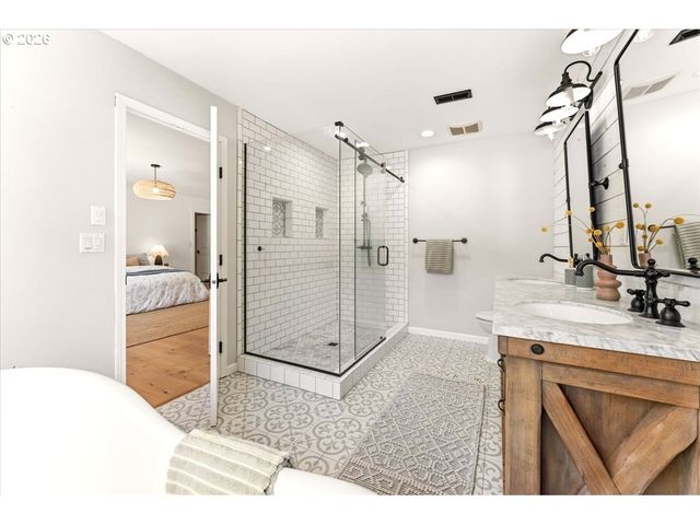 530 Sw 167TH Ave, Beaverton, OR 97006
