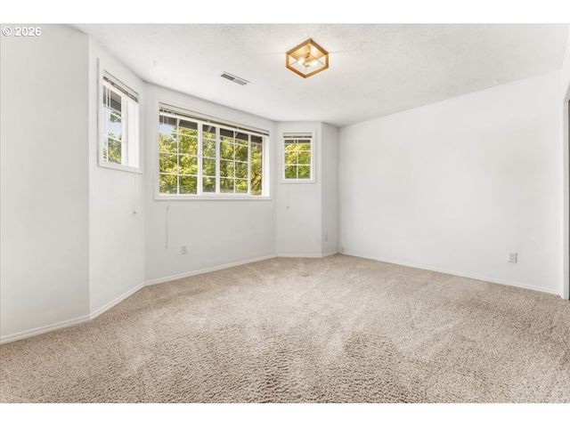 530 Sw 167TH Ave, Beaverton, OR 97006
