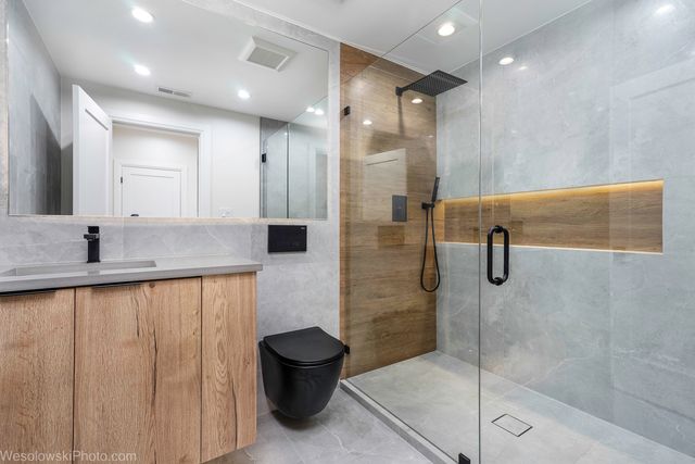 23388 N BIRCHWOOD Lane, Deerfield, IL 60015