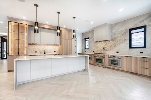 23388 N BIRCHWOOD Lane, Deerfield, IL 60015