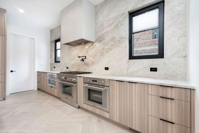 23388 N BIRCHWOOD Lane, Deerfield, IL 60015