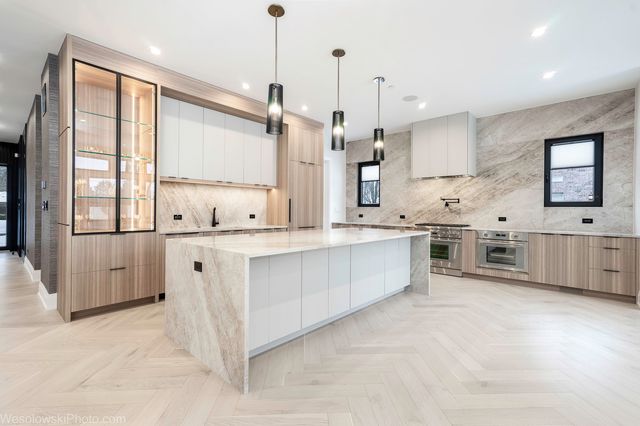 23388 N BIRCHWOOD Lane, Deerfield, IL 60015