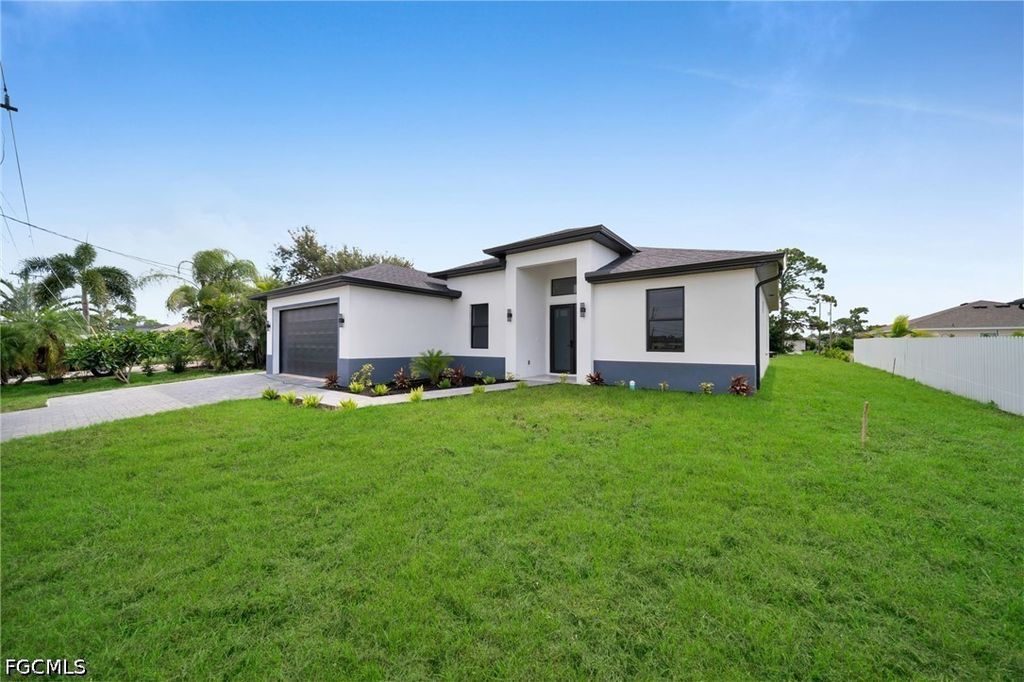 Image 2 of property listing at 2839 El Dorado BLVD N, Cape Coral, FL 33993