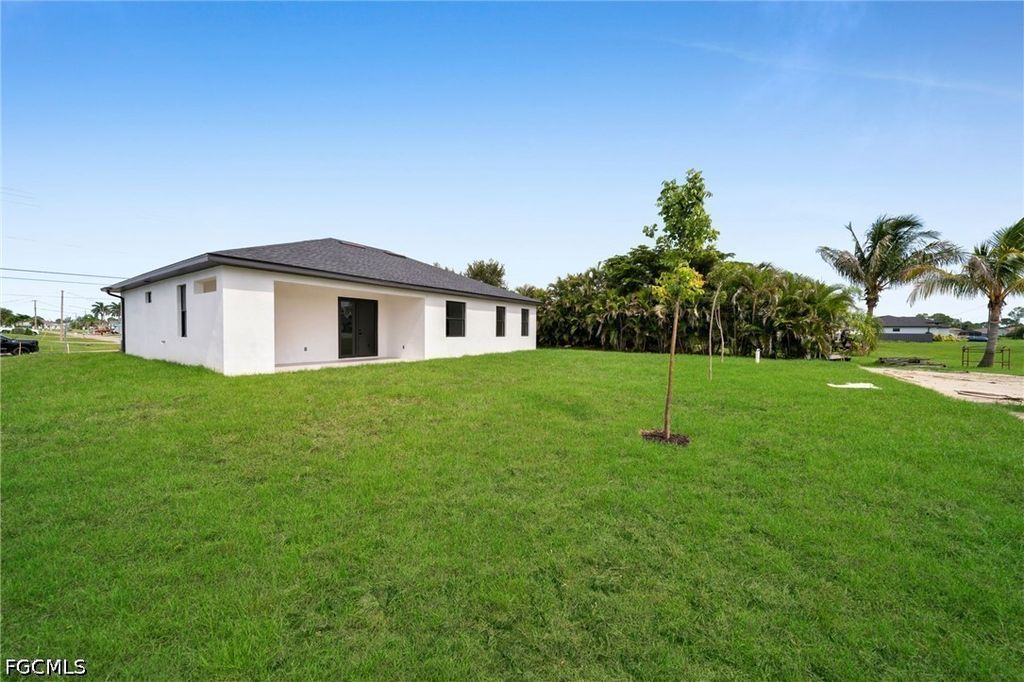 Image 31 of property listing at 2839 El Dorado BLVD N, Cape Coral, FL 33993