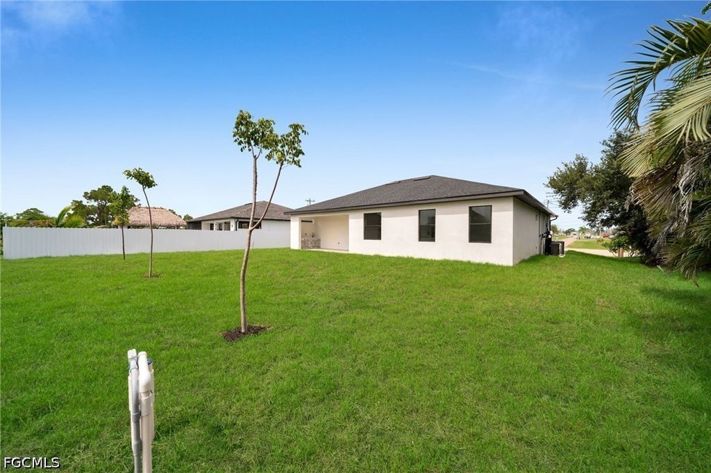 Image 32 of property listing at 2839 El Dorado BLVD N, Cape Coral, FL 33993