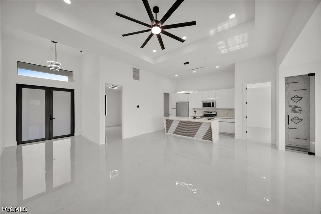 Image 7 of property listing at 2839 El Dorado BLVD N, Cape Coral, FL 33993