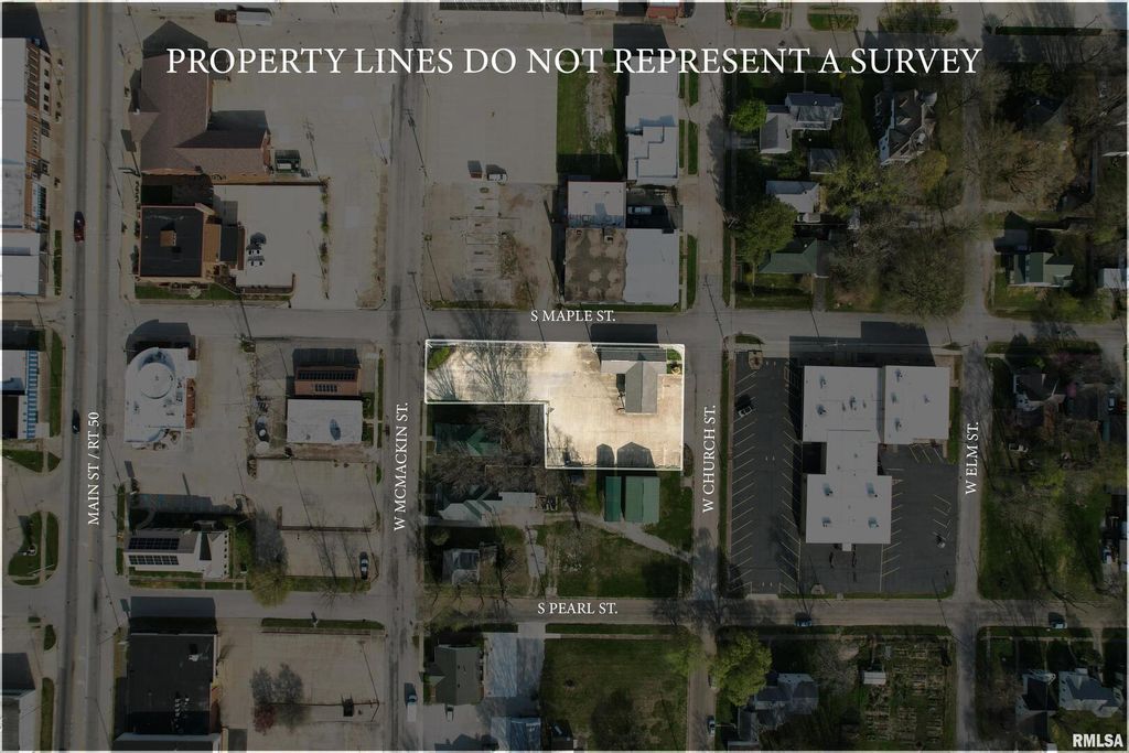 Image 3 of property listing at 300 W CHURCH Street, Salem, IL 62881