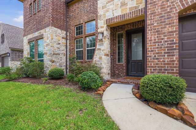 12027 Ballshire Pines Drive, Humble, TX 77346