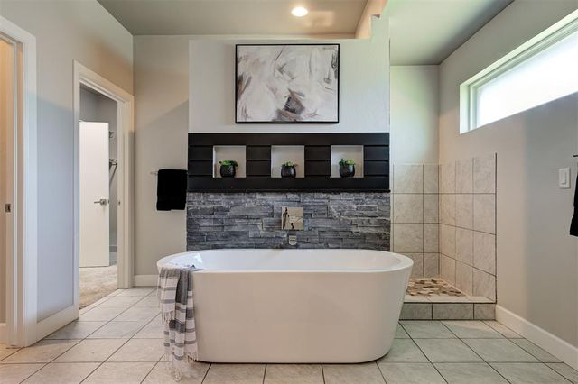 2433 NW 173rd Street, Edmond, OK 73012