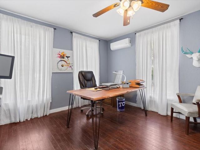 809 E Adams Street, Itasca, TX 76055